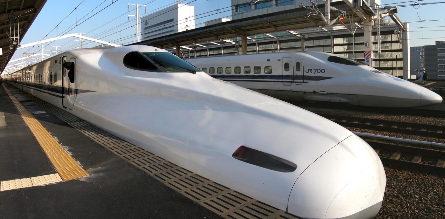 Der Hochgeschwindigkeitszug Shinkansen
