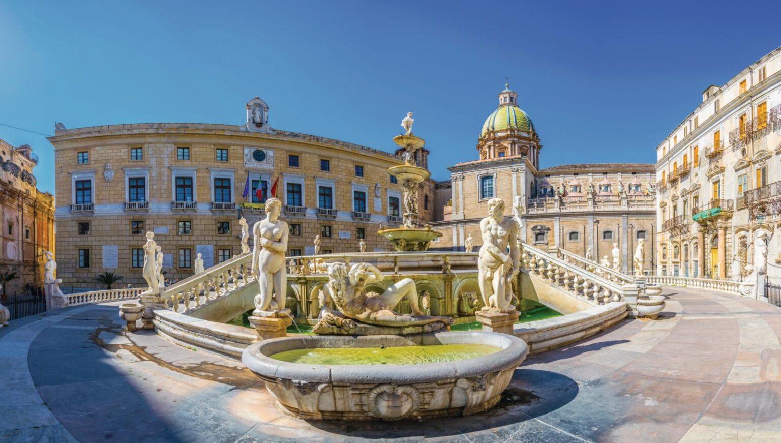 Fontana Pretoria in Palermo