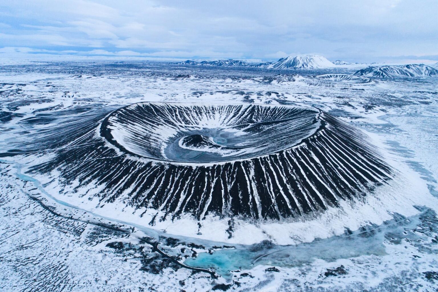 Der Krater Hverfjall am Mývatn-See
