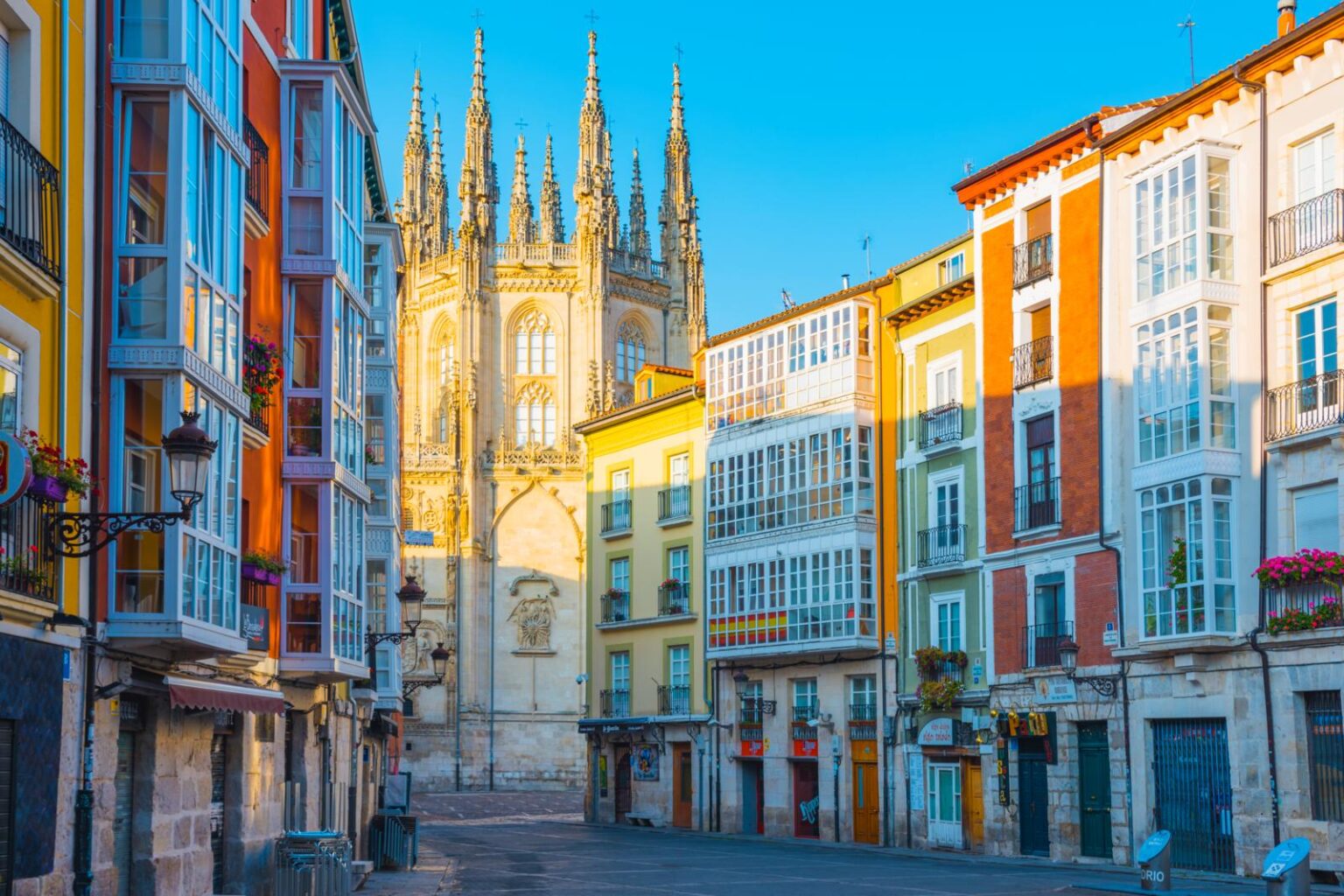 Die gotischen Türme der Kathedrale von Burgos Die gotischen Türme der Kathedrale von Burgos