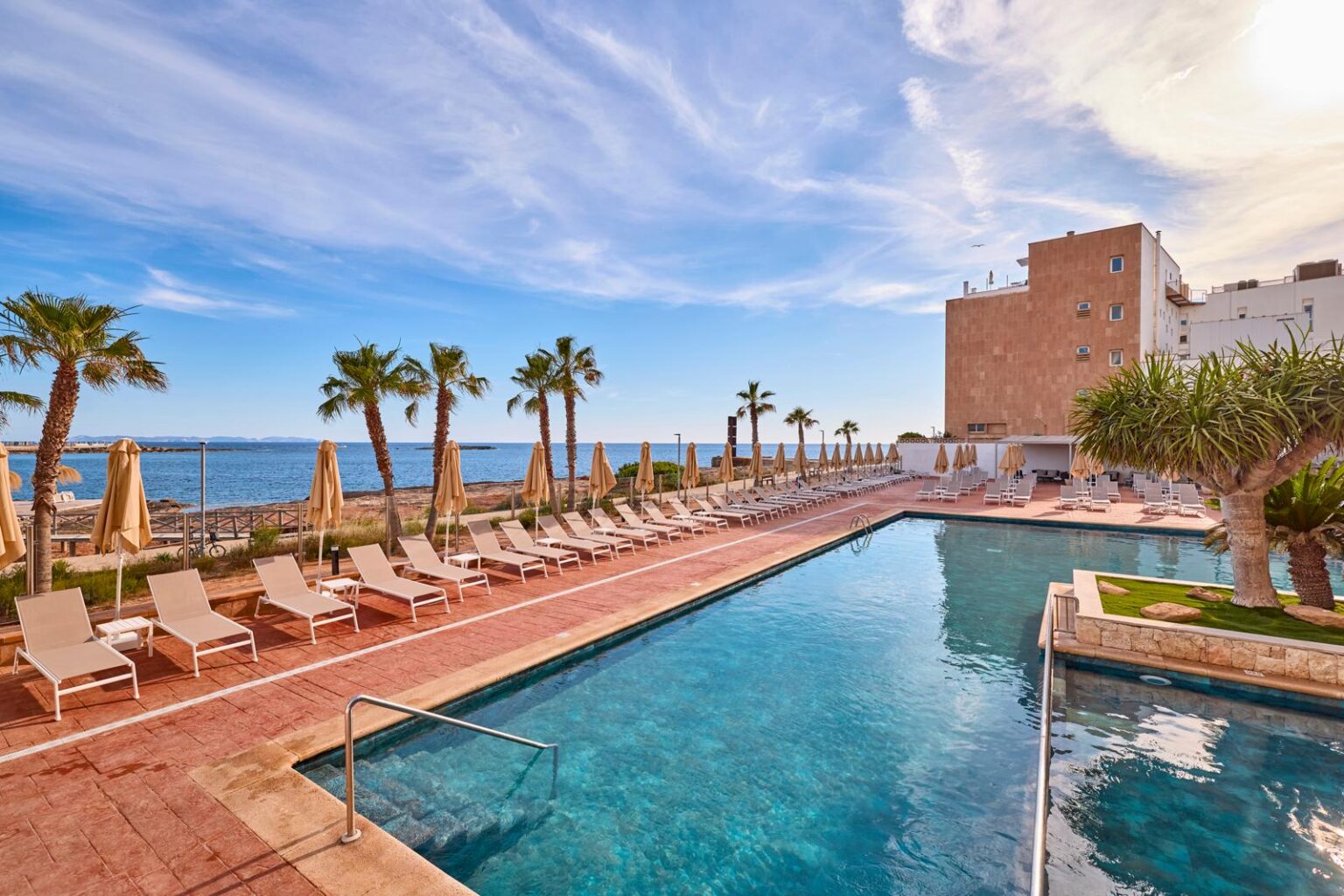 Universal Hotel Romàntica: Terrassen Pool