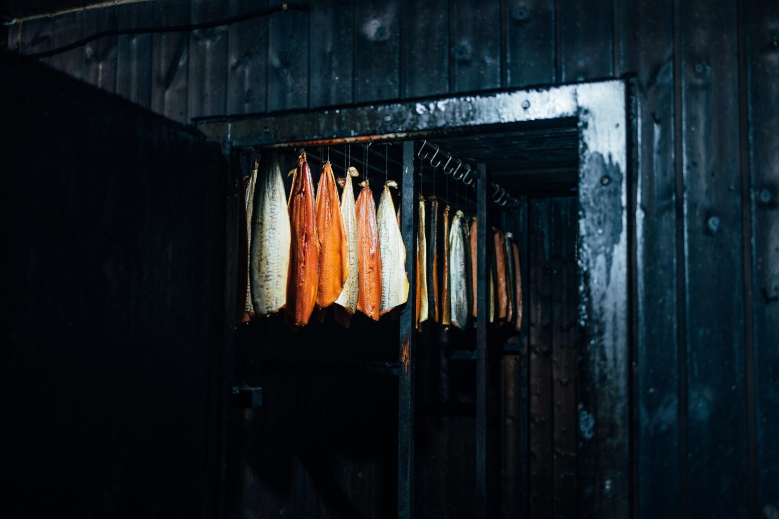 die Geheimnisse des Fischräucherns